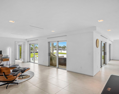 35 Castle Harbor Isle Drive - Photo Thumbnail 10