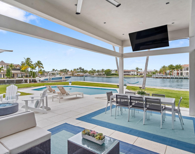 35 Castle Harbor Isle Drive - Photo Thumbnail 4