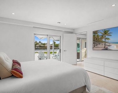 35 Castle Harbor Isle Drive - Photo Thumbnail 24