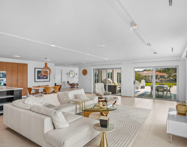 35 Castle Harbor Isle Drive - Photo Thumbnail 17
