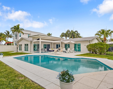 35 Castle Harbor Isle Drive - Photo Thumbnail 3