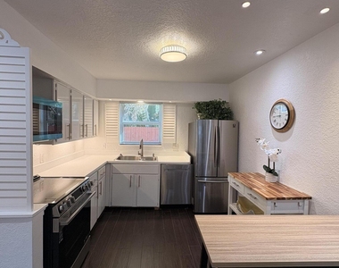 601 Se 5th Court - Photo Thumbnail 12