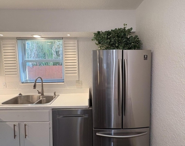 601 Se 5th Court - Photo Thumbnail 14