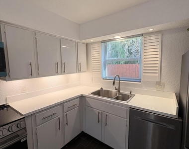 601 Se 5th Court - Photo Thumbnail 15