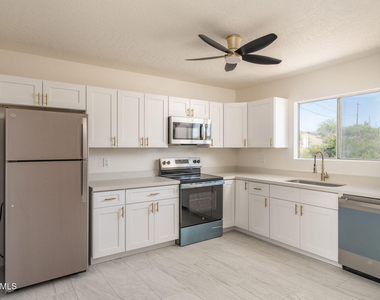 4224 E Canyon Trail -- - Photo Thumbnail 2