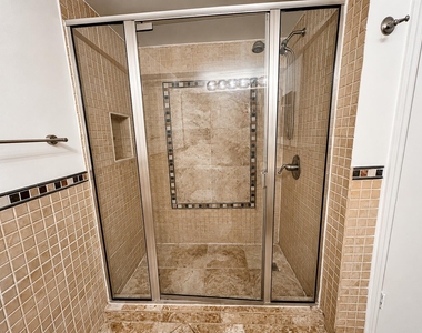600 Ne 36th Street - Photo Thumbnail 10