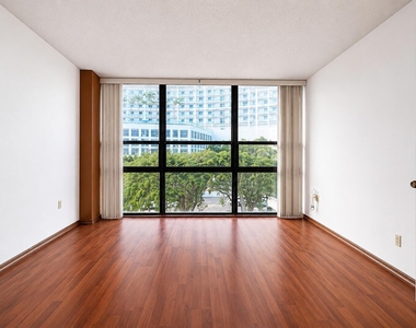 600 Ne 36th Street - Photo Thumbnail 6