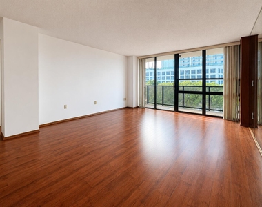 600 Ne 36th Street - Photo Thumbnail 4