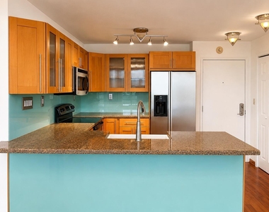600 Ne 36th Street - Photo Thumbnail 3