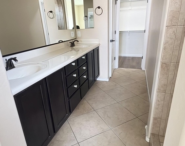 10786 W Yearling Road - Photo Thumbnail 9