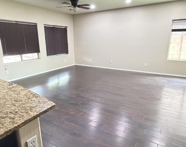10786 W Yearling Road - Photo Thumbnail 6