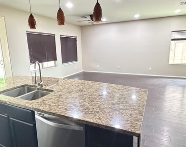 10786 W Yearling Road - Photo Thumbnail 5