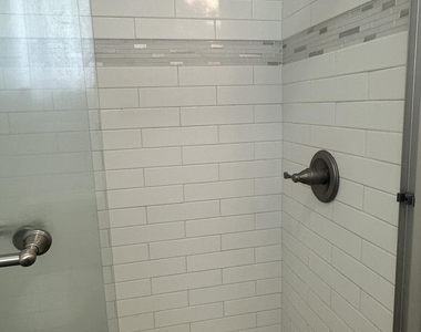 2723 Dudley Drive W - Photo Thumbnail 15