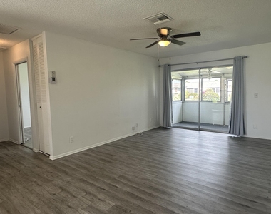2723 Dudley Drive W - Photo Thumbnail 8