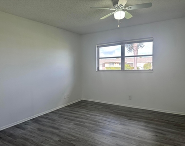 2723 Dudley Drive W - Photo Thumbnail 10