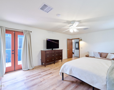 1708 E Montebello Avenue - Photo Thumbnail 9