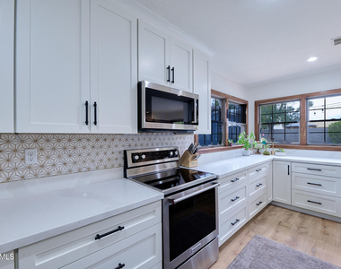 1708 E Montebello Avenue - Photo Thumbnail 24