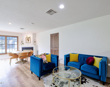 1708 E Montebello Avenue - Photo Thumbnail 19