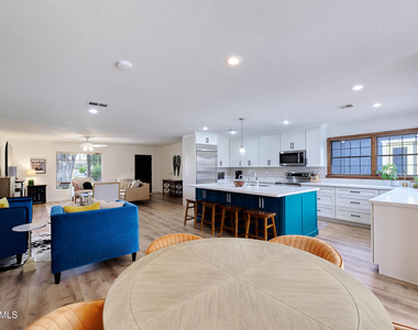 1708 E Montebello Avenue - Photo Thumbnail 11