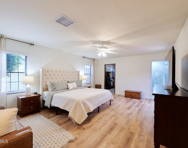 1708 E Montebello Avenue - Photo Thumbnail 16