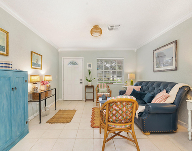 808 Iroquois Street - Photo Thumbnail 3