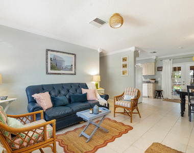 808 Iroquois Street - Photo Thumbnail 2