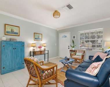808 Iroquois Street - Photo Thumbnail 4