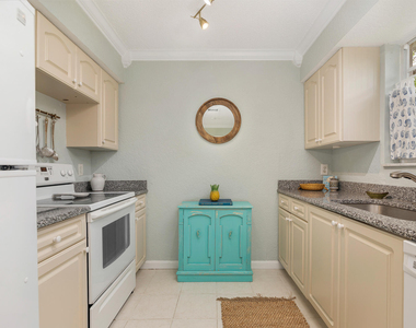 808 Iroquois Street - Photo Thumbnail 6