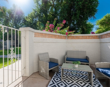 1717 E Union Hills Drive - Photo Thumbnail 10