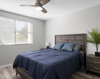 1717 E Union Hills Drive - Photo Thumbnail 8