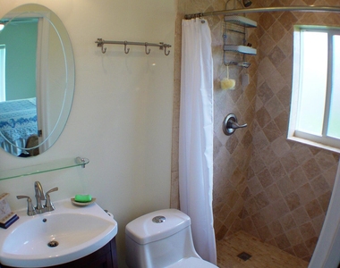 600 S Riverside Drive - Photo Thumbnail 11