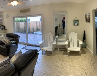 600 S Riverside Drive - Photo Thumbnail 7