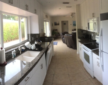 600 S Riverside Drive - Photo Thumbnail 8