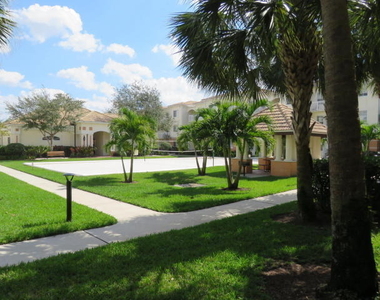 9825 Baywinds Drive - Photo Thumbnail 4