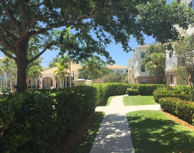 9825 Baywinds Drive - Photo Thumbnail 5