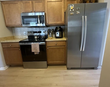 9825 Baywinds Drive - Photo Thumbnail 7