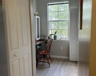 9825 Baywinds Drive - Photo Thumbnail 8