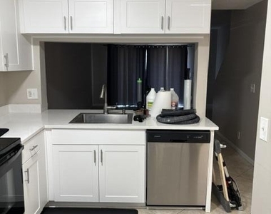 5380 Jubilee Way - Photo Thumbnail 7