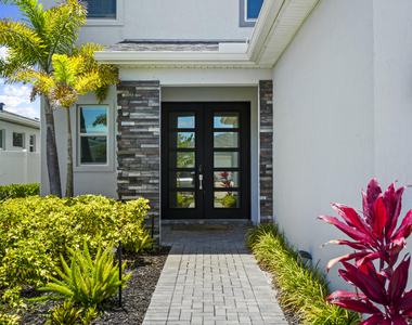 10700 Sw Gloriana Street - Photo Thumbnail 3