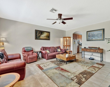 2061 Se Glen Ridge Drive - Photo Thumbnail 2