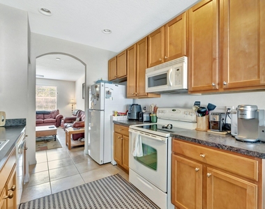 2061 Se Glen Ridge Drive - Photo Thumbnail 6