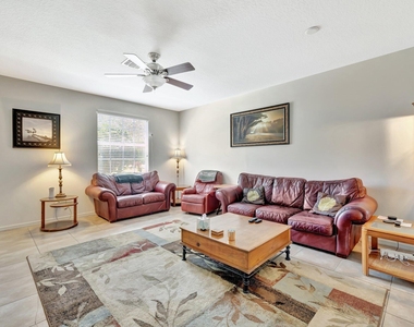 2061 Se Glen Ridge Drive - Photo Thumbnail 3
