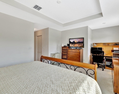 2061 Se Glen Ridge Drive - Photo Thumbnail 13