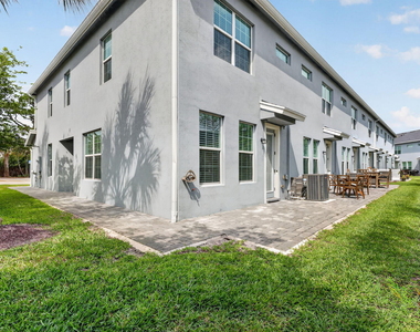 1887 Se Ocean Cove Way - Photo Thumbnail 43