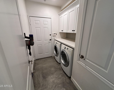 11000 N 77th Place - Photo Thumbnail 30