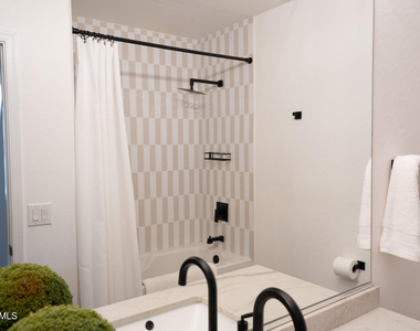 11000 N 77th Place - Photo Thumbnail 26
