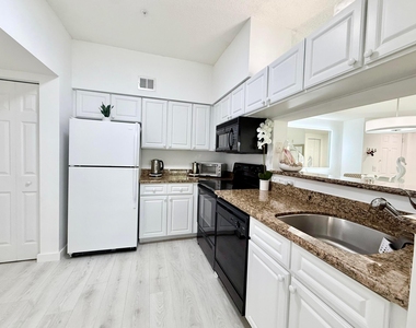 4404 Tuscany Way - Photo Thumbnail 9