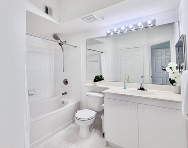 4404 Tuscany Way - Photo Thumbnail 13
