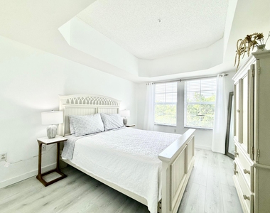 4404 Tuscany Way - Photo Thumbnail 29