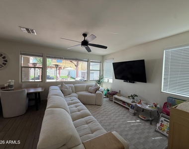 8804 W Jefferson Street - Photo Thumbnail 3